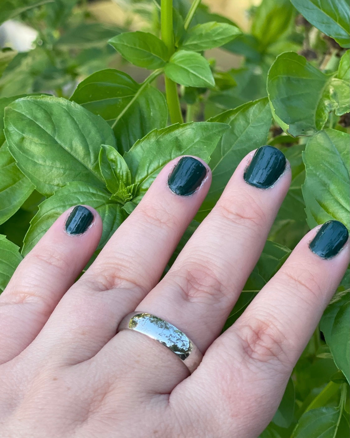 ROUNDED BAND RING