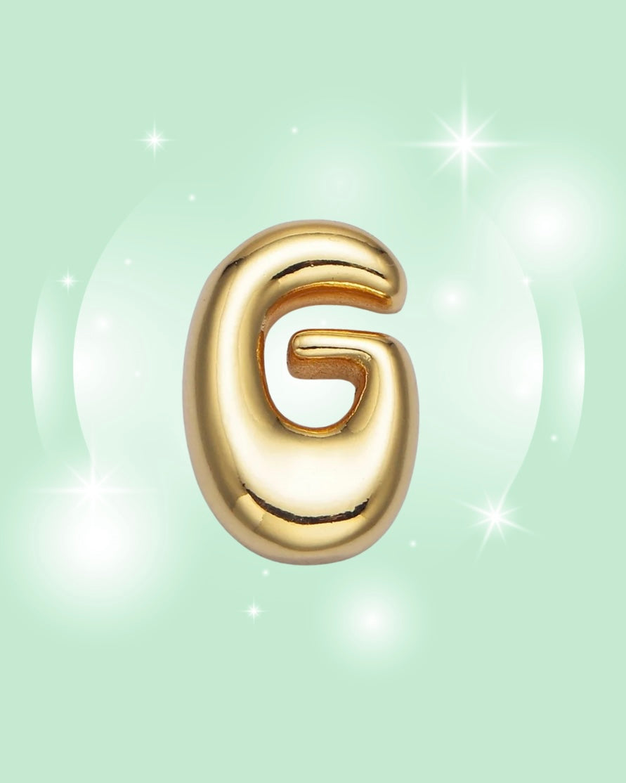 GOLD GROOVY INITIAL NECKLACE