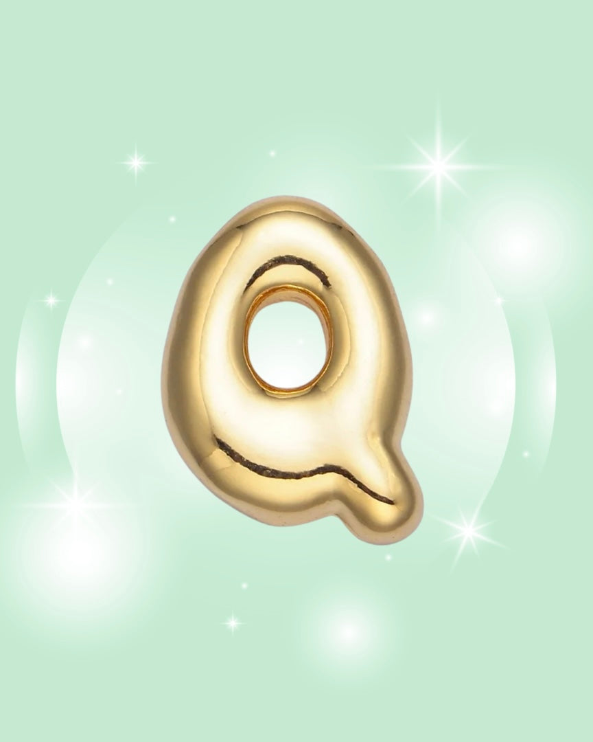 GOLD GROOVY INITIAL NECKLACE