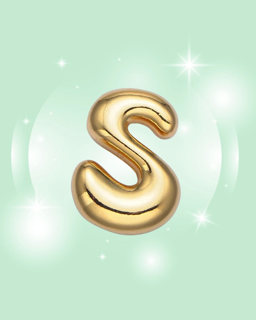 GOLD GROOVY INITIAL NECKLACE