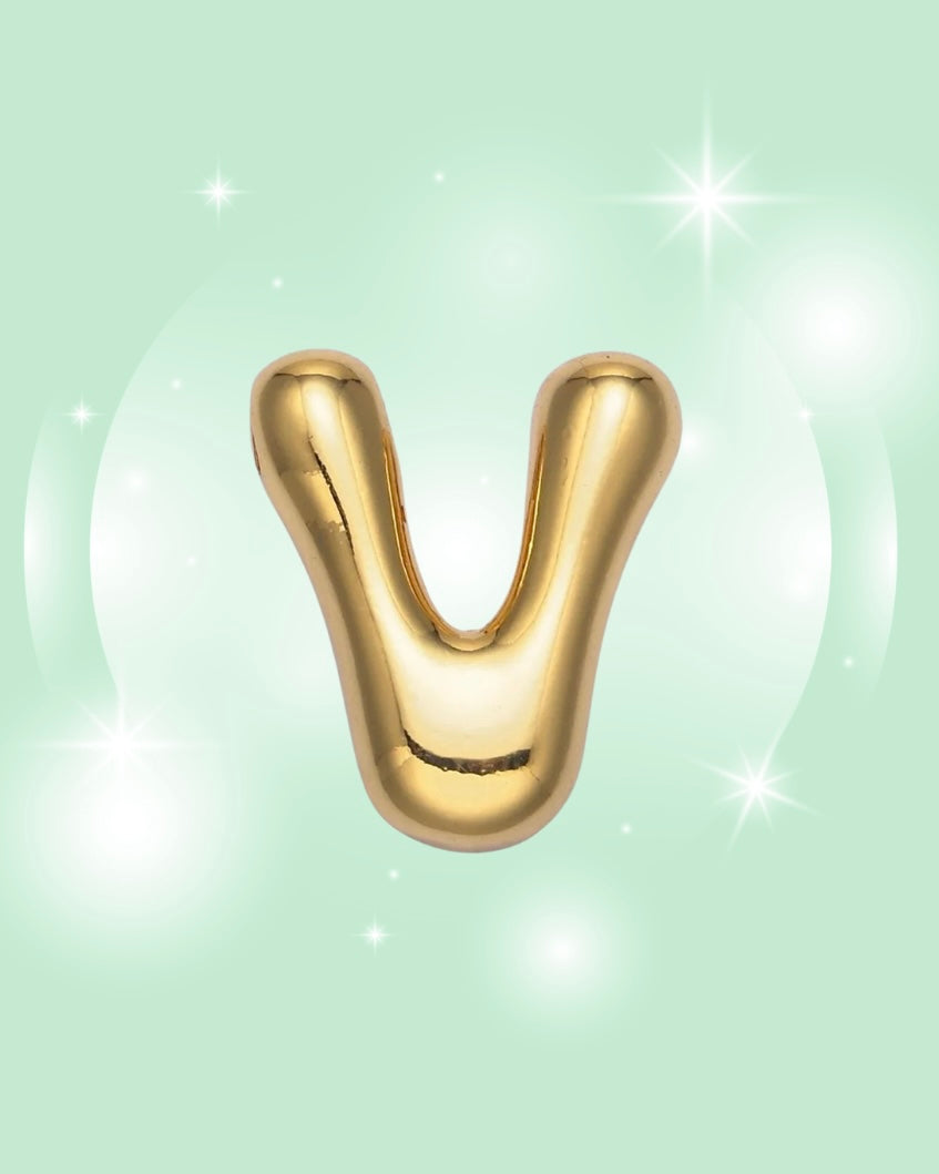 GOLD GROOVY INITIAL NECKLACE