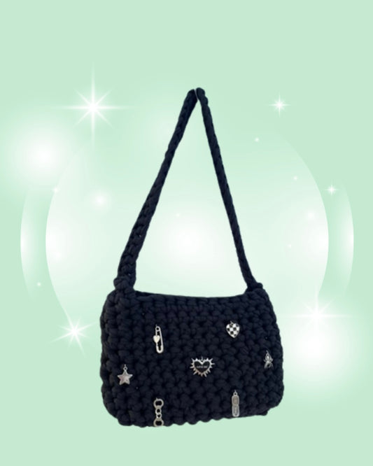 BLACK HEART CHARM CROCHET BAG