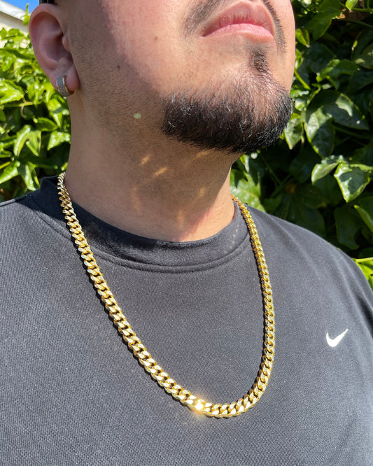 GOLD THICK CHAIN NECKLACE